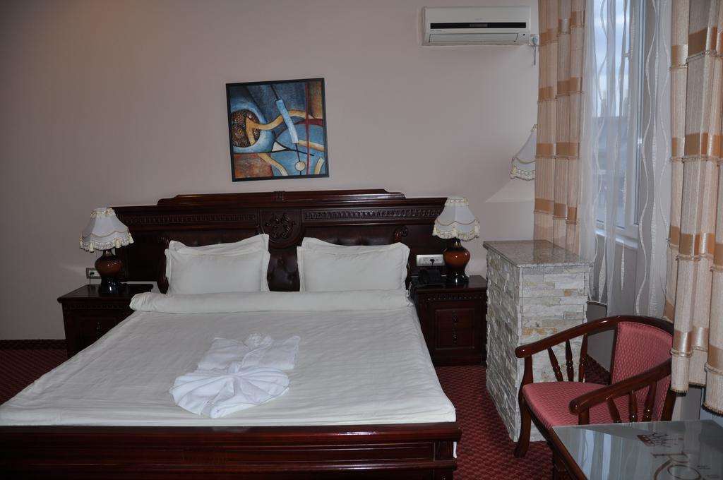Hotel Royal Приштина Номер фото